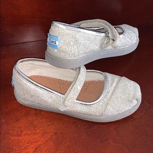 Girls Silver Glitter Toms